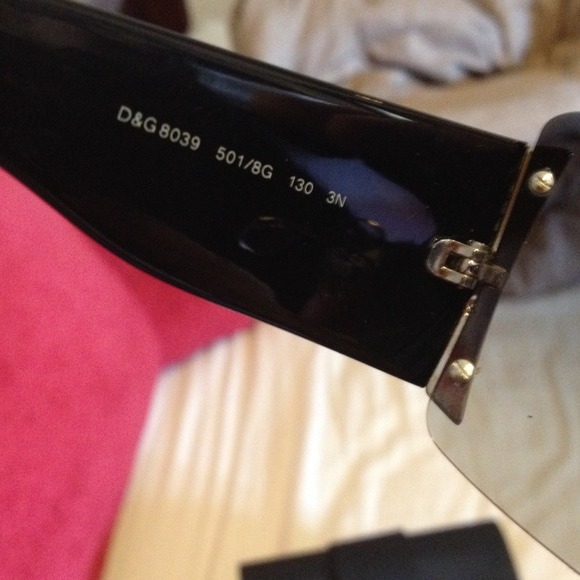 Sunglasses - Picture 3 of 4