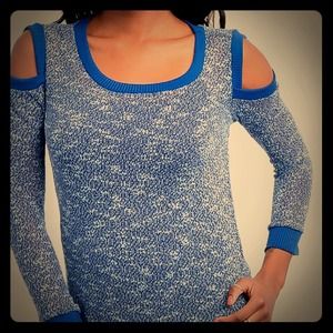 Cold Shoulder Thin Sweater.