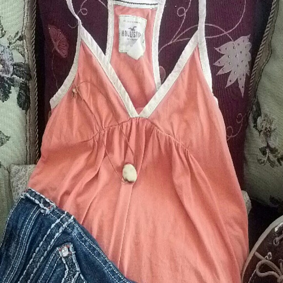 hollister tank w/shelf bra - Picture 2 of 3