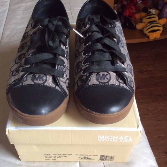 Michael kors women sneaker size 10 (brown)