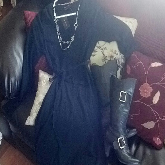 BCBGMAXAZARIA BLACK SWEATER DRESS NWT