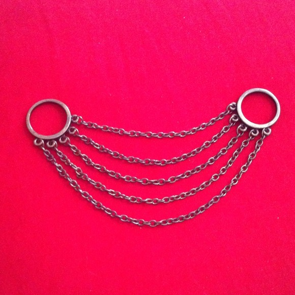 Urban outfitters chain link ring