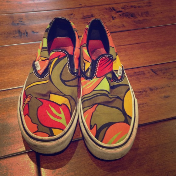 ⭕️ SOLD Abstract Hibiscus Flower Vans
