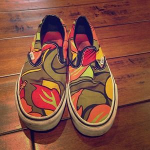 ⭕️ SOLD Abstract Hibiscus Flower Vans