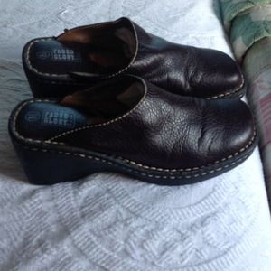 Women's clogs