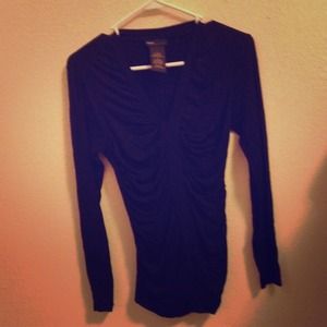 Black front ruched long sleeve.