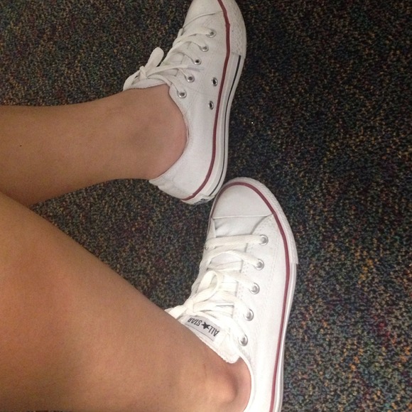 White converse - Picture 3 of 3