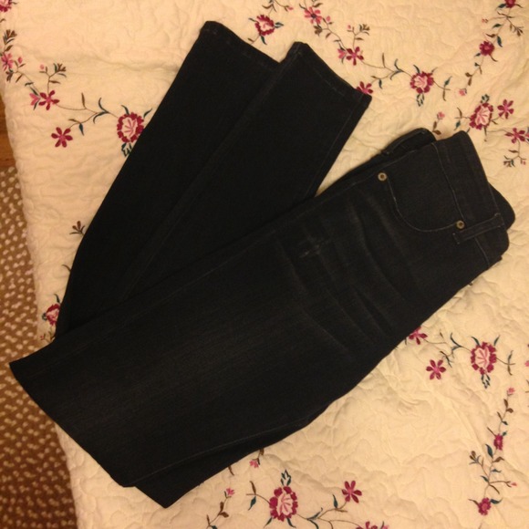 SOLD Carmar Dark Wash Legging Jean LF