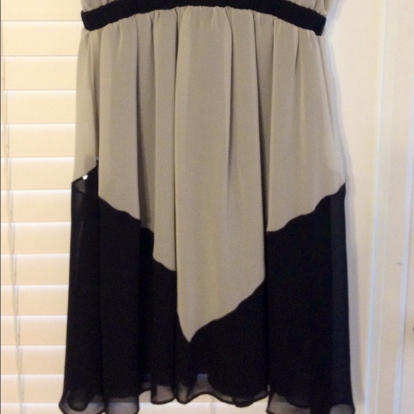 Super Trendy Boutique Style dress Sz 5 - Picture 4 of 4