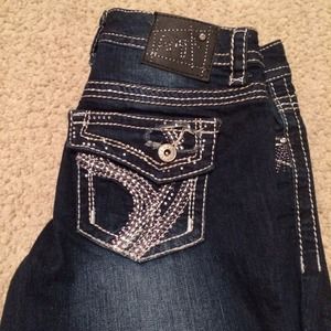 Ariya Jeans, NWT!