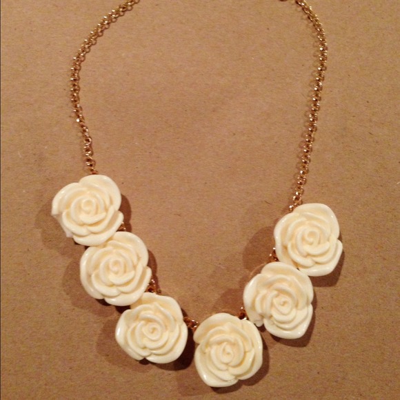 Mini Rosette Necklace