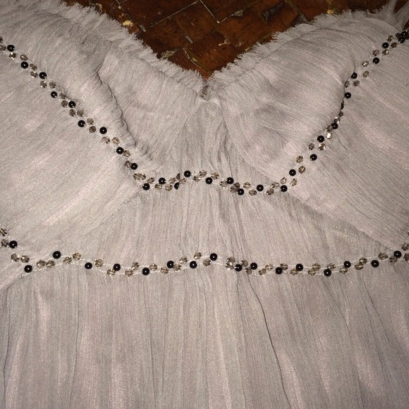 Grey chiffon sweetheart neck dress with beading - Picture 3 of 4