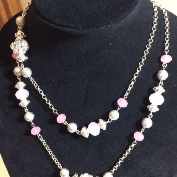 ✨Very beautiful pink and silver long necklace ✨
