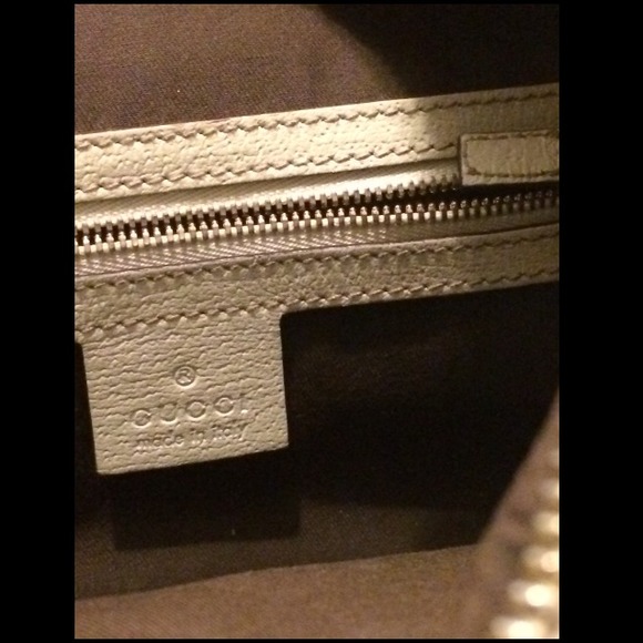❗️SOLD❗️💯 Authentic Gucci hobo - Picture 4 of 4