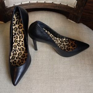 4" Black Pumps