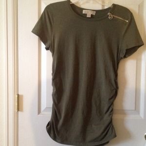 Sold !Michael Kors Olive Tee