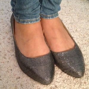 Sold!Steve Madden Pointy Ballet Flats