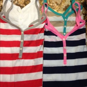4 NWOT/EEUC old navy tanks🚫SOLD🚫