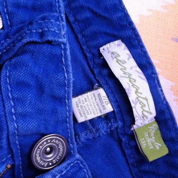 skinny jeans. - Picture 2 of 2