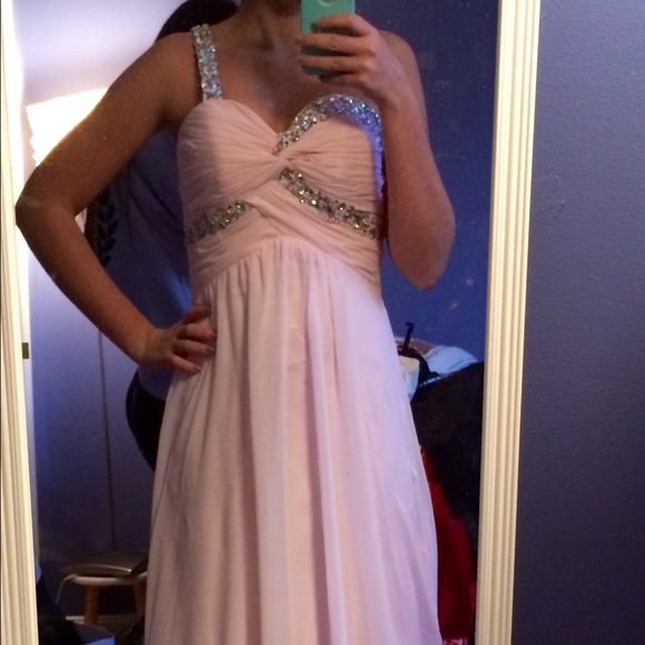 Pearl Pink Prom Dress! - Picture 2 of 3