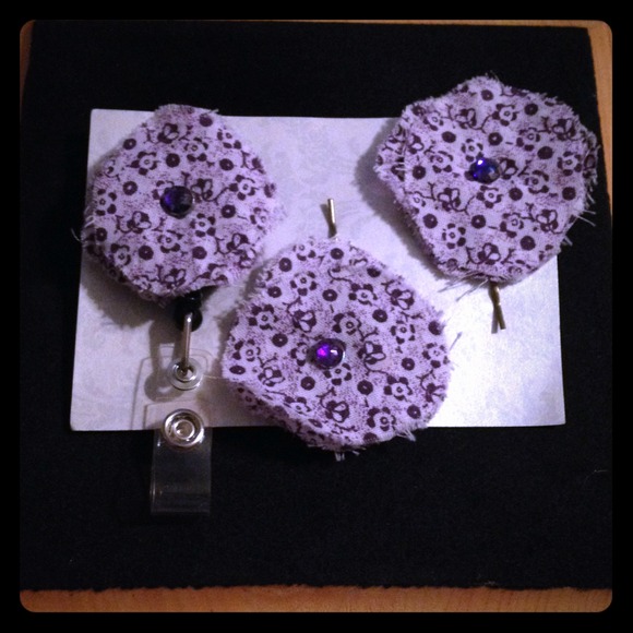 Name badge holder and matching hair accessories. - Picture 1 of 2