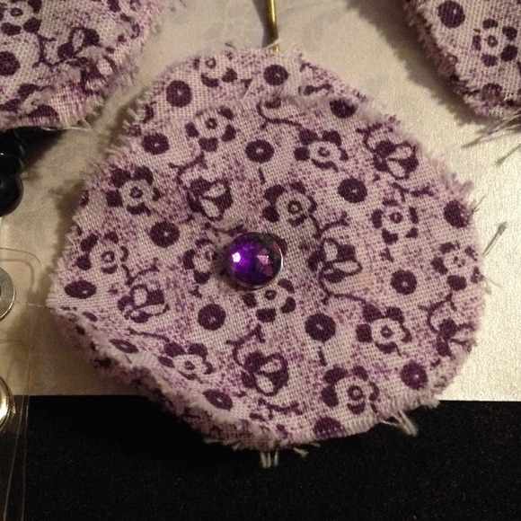 Name badge holder and matching hair accessories. - Picture 2 of 2