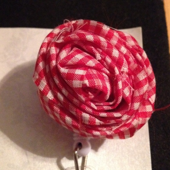 Name badge holder and matching hair accessory. - Picture 2 of 2