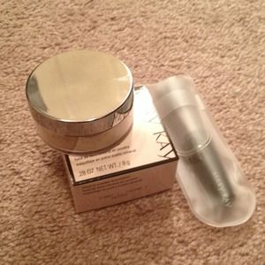 Mary Kay Ivory 1 MINERAL Powder & Brush