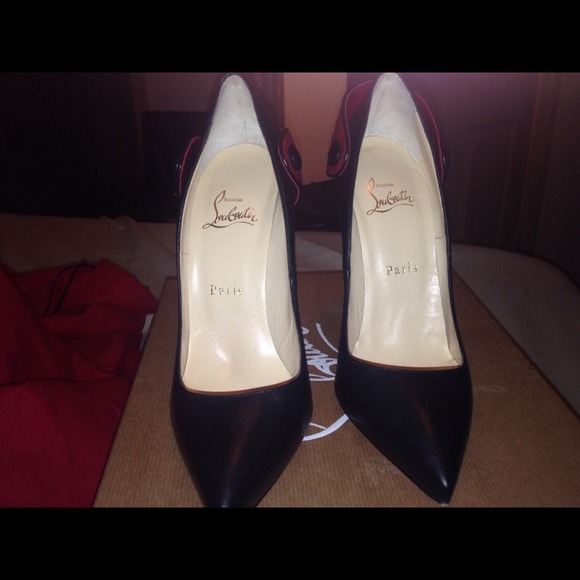 SOLD ✂️reduced ✂️Christian Louboutin huguetta pump