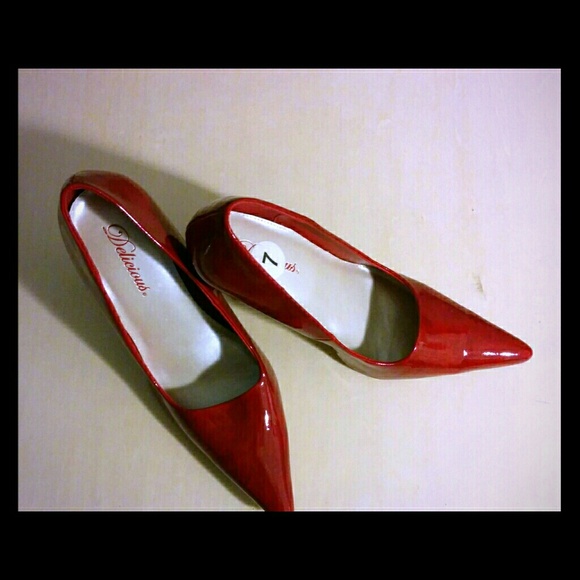 Vintage Patten Leather Pumps