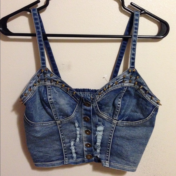 Studded Distressed Denim Crop NWOT - Picture 2 of 3