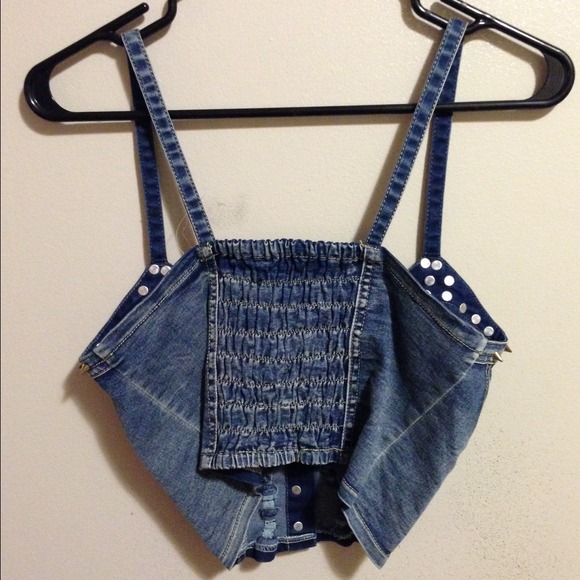 Studded Distressed Denim Crop NWOT - Picture 3 of 3