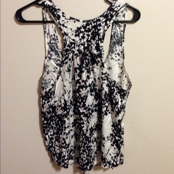 Floral Tank - Picture 3 of 4