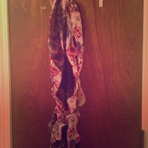 🌺NWT! Floral&black lace scarf. From Maurice's. 💗