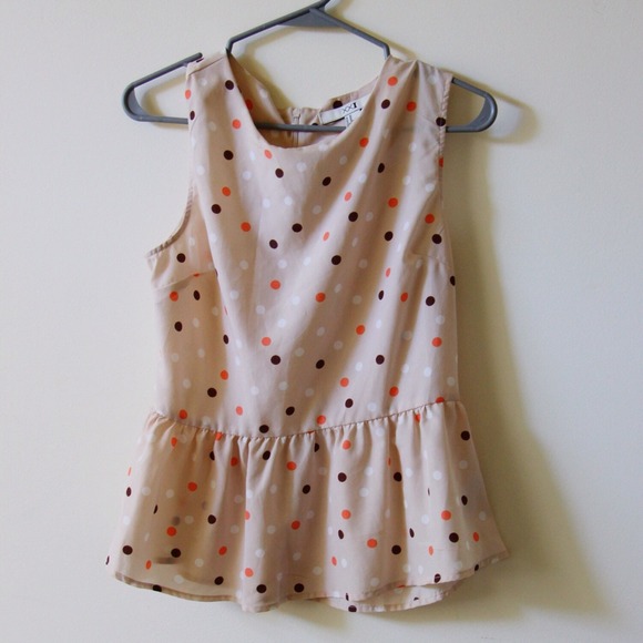 Forever 21 Tops - 🎉 host pick (5/16) Polka Dot Peplum Top