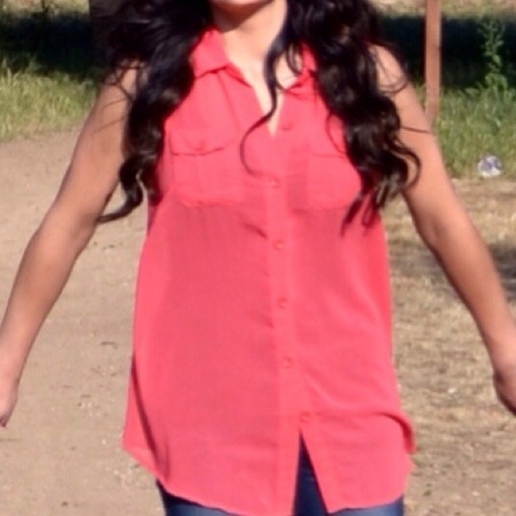 🚫sold🚫🎉Host Pick 4/8🎉Chiffon Button Up Top - Picture 2 of 2