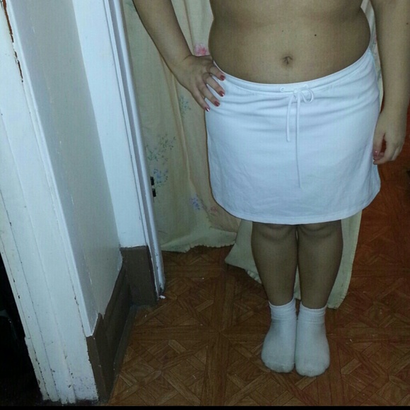 White athletic short/skirt NWOT