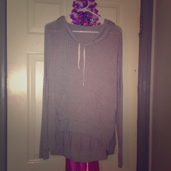 beige hoodie shirt