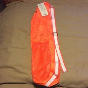 Lululemon Namaste Yoga Tote MESH .......