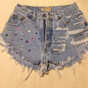 Distressed high waist  jean shorts bebe ;)