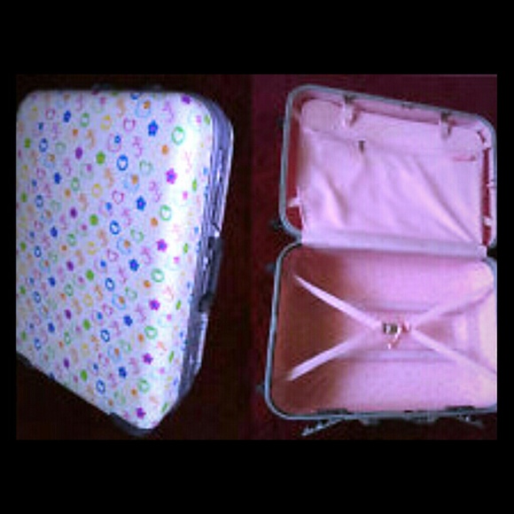 ISO!!!Hello kitty vintage multicolor luggage