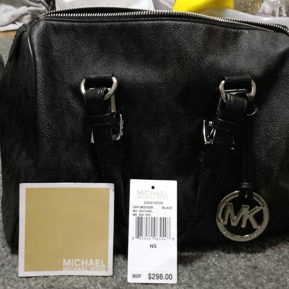 Michael Kors set - Picture 2 of 2