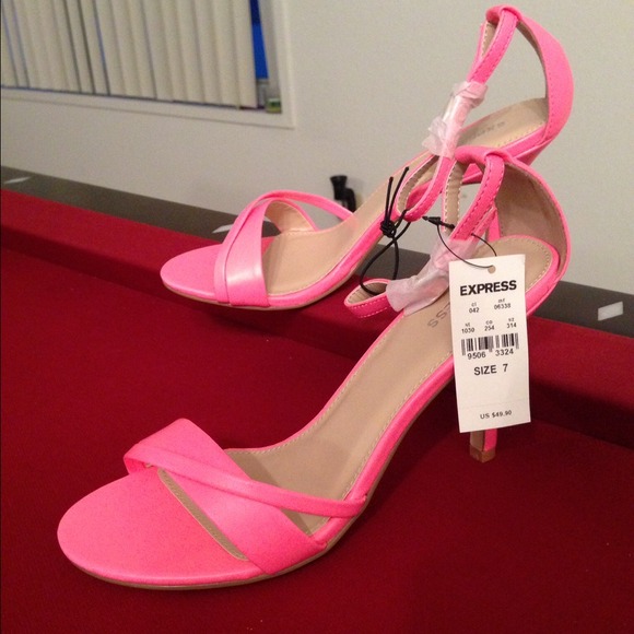 Express Shoes - Express pink sandals
