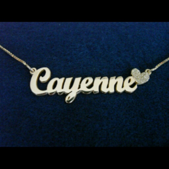 CAYENNE SPARKLING HEART NAME NECKLACE SILVER