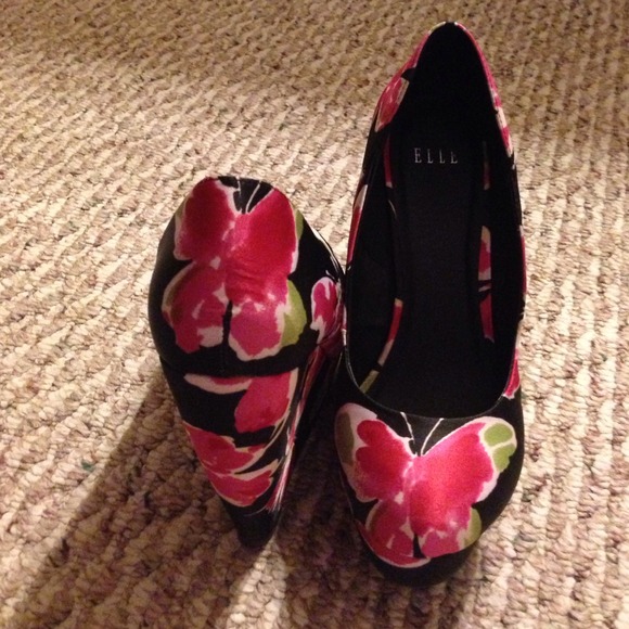 Butterfly Wedge Heels by Elle - Picture 3 of 6