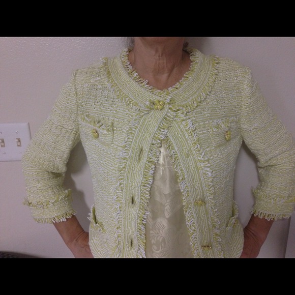 Gorgeous St. John Chanel style jacket