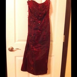 Red Strapless Prom/Formal Dress