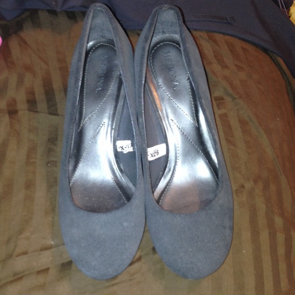 Sz. 7 gray wedges