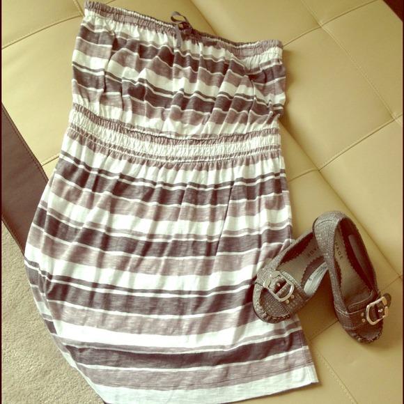 Ann Taylor LOFT strapless dress