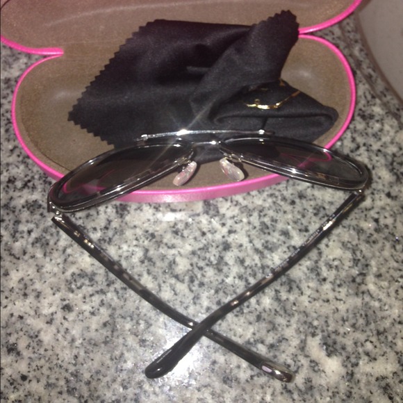 Juicy couture grey leopard sunglasses
